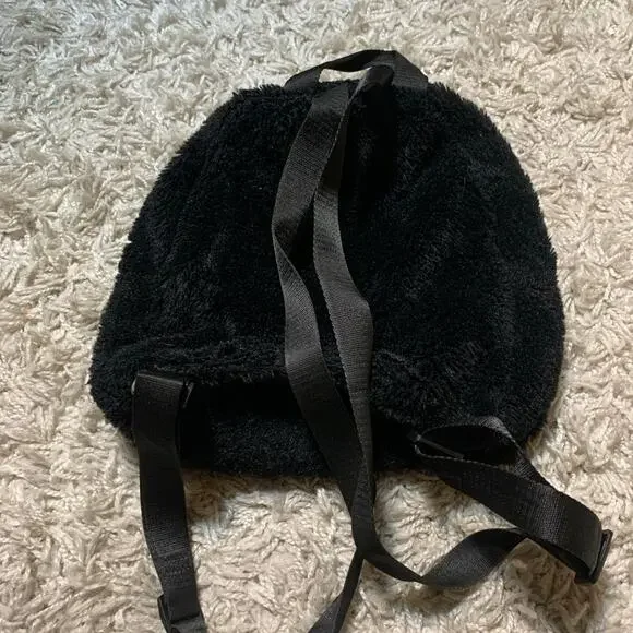 Backpack - Picture 2 of 3